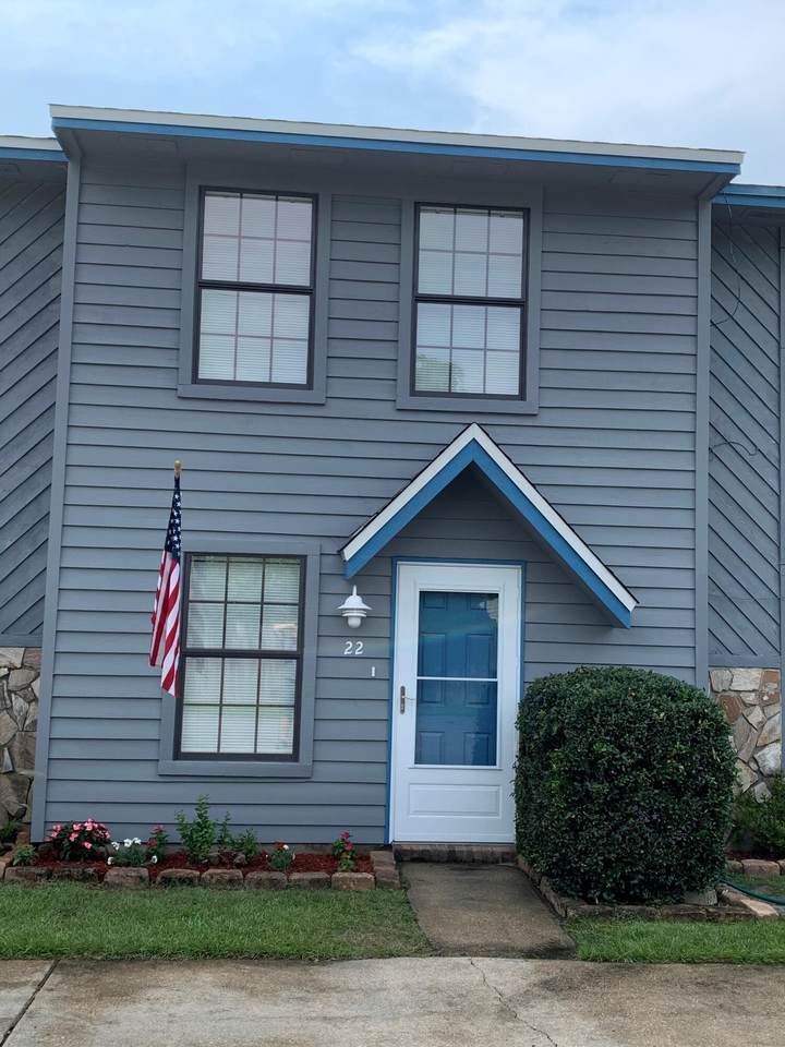 1325 Greendale Avenue - Photo 1