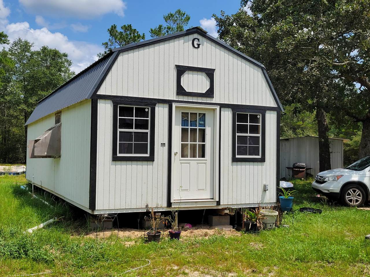 576 Majestic Blvd - Photo 1