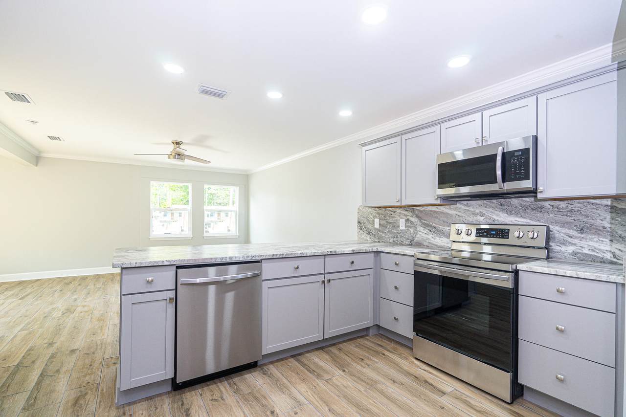 423 Green Acres Road - Photo 1