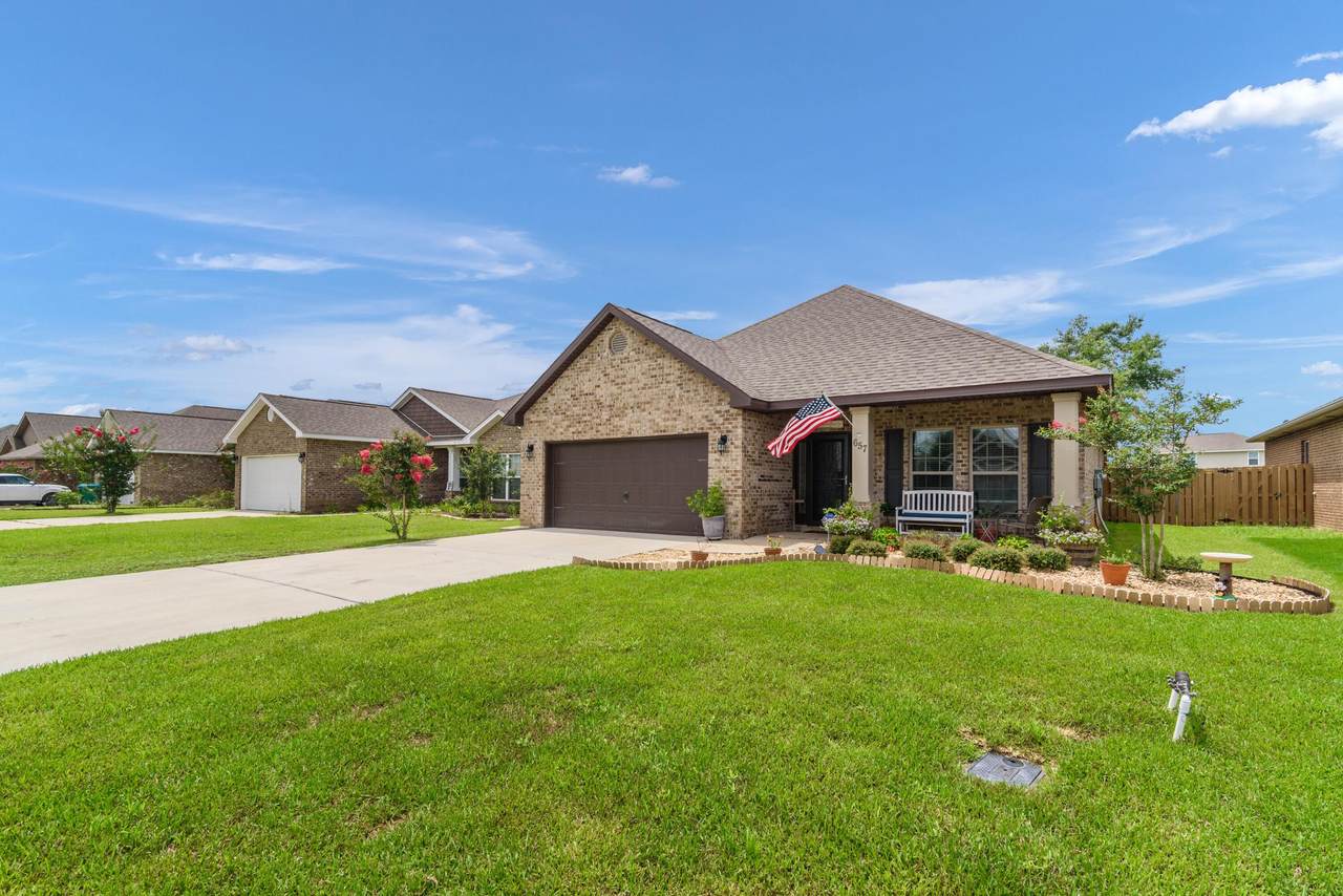 657 Teal Street - Photo 1