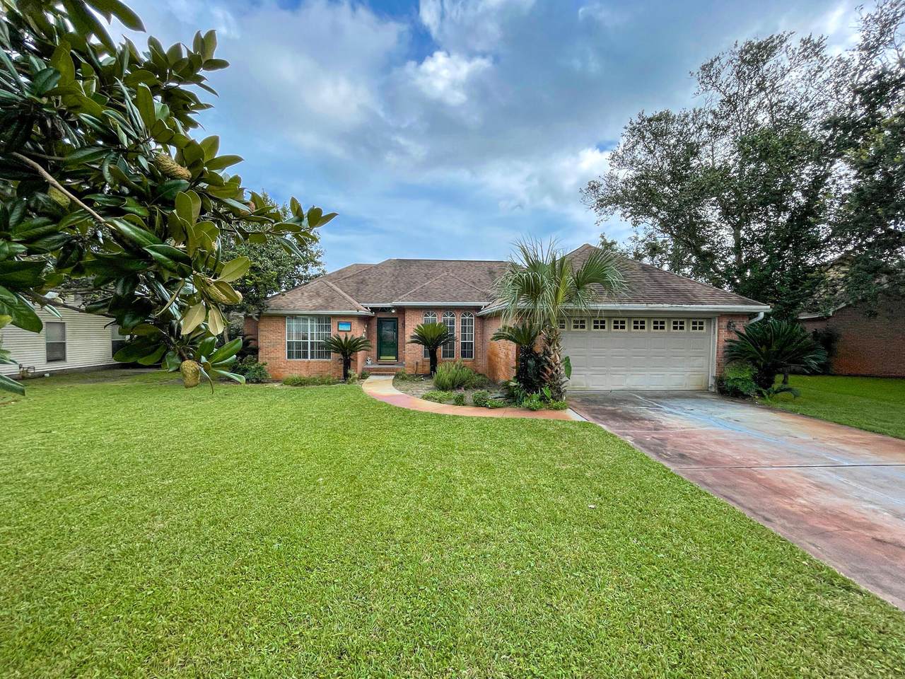 123 Long Pointe Drive - Photo 1