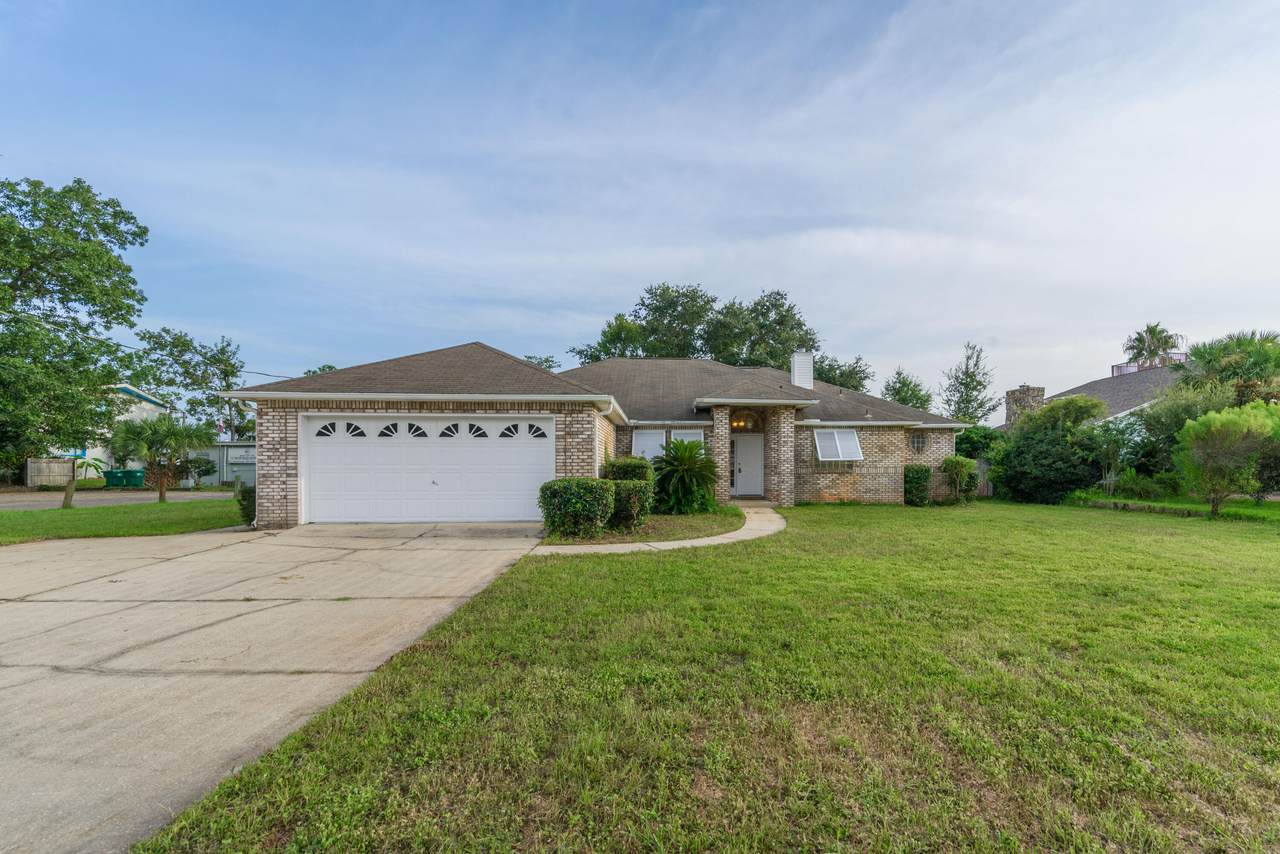 21 Meigs Drive - Photo 1