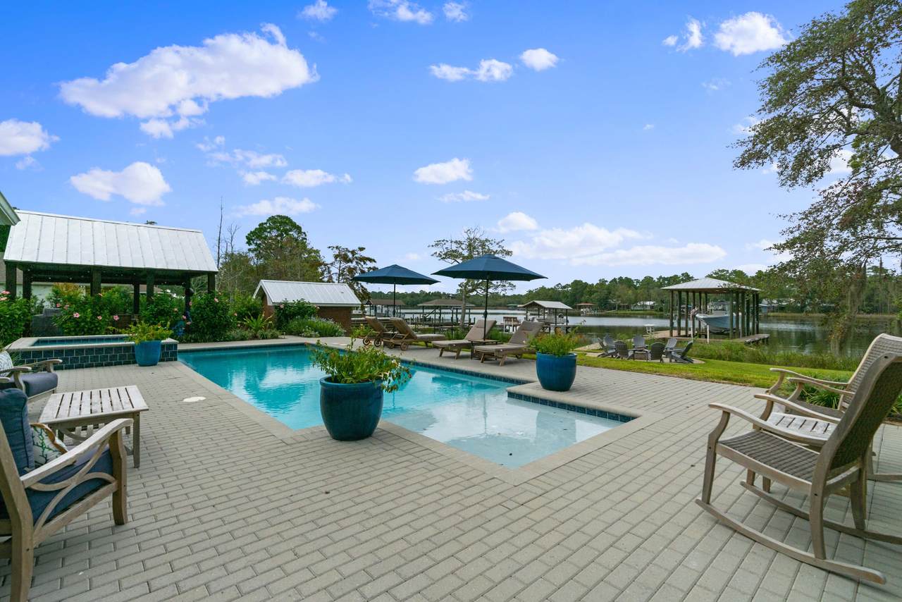816 Bay Grove Road - Photo 1