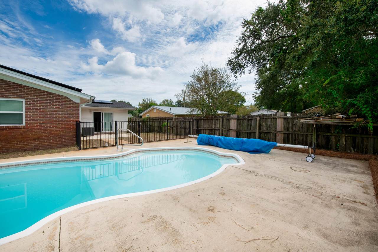 408 Holmes Boulevard - Photo 1