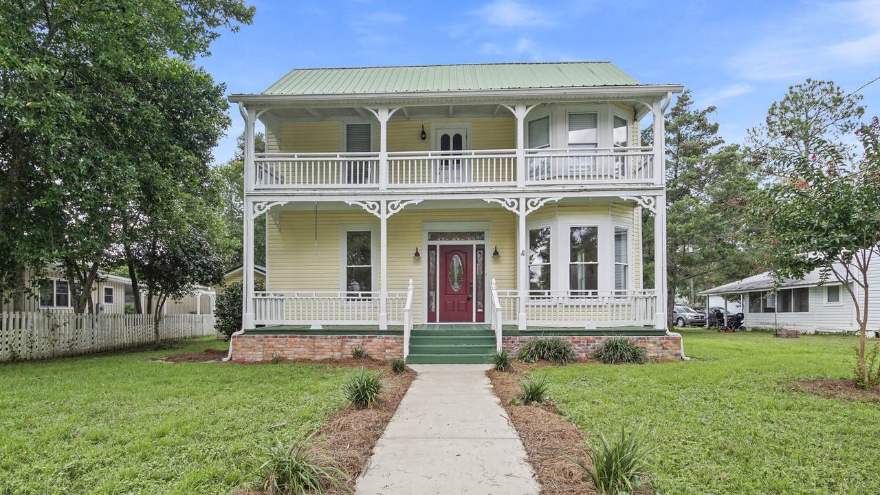 290 Crescent Drive - Photo 1
