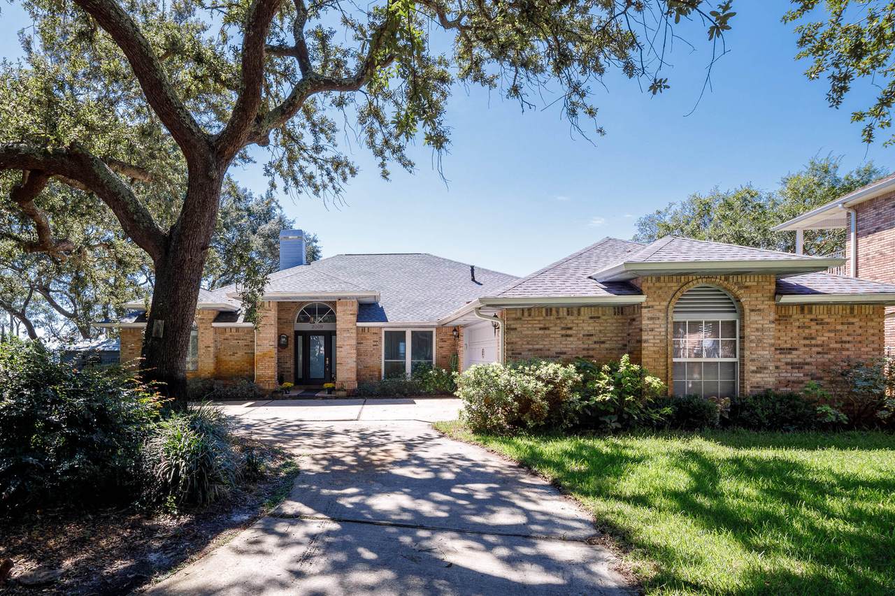 2009 Plantation Oaks Drive - Photo 1