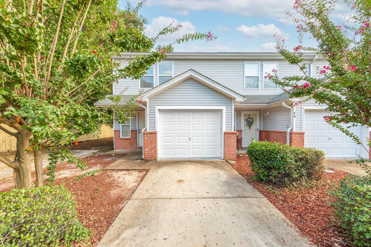 10 Park Circle - Photo 1