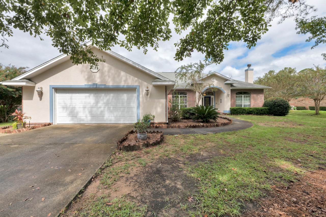 216 Country Club Drive - Photo 1