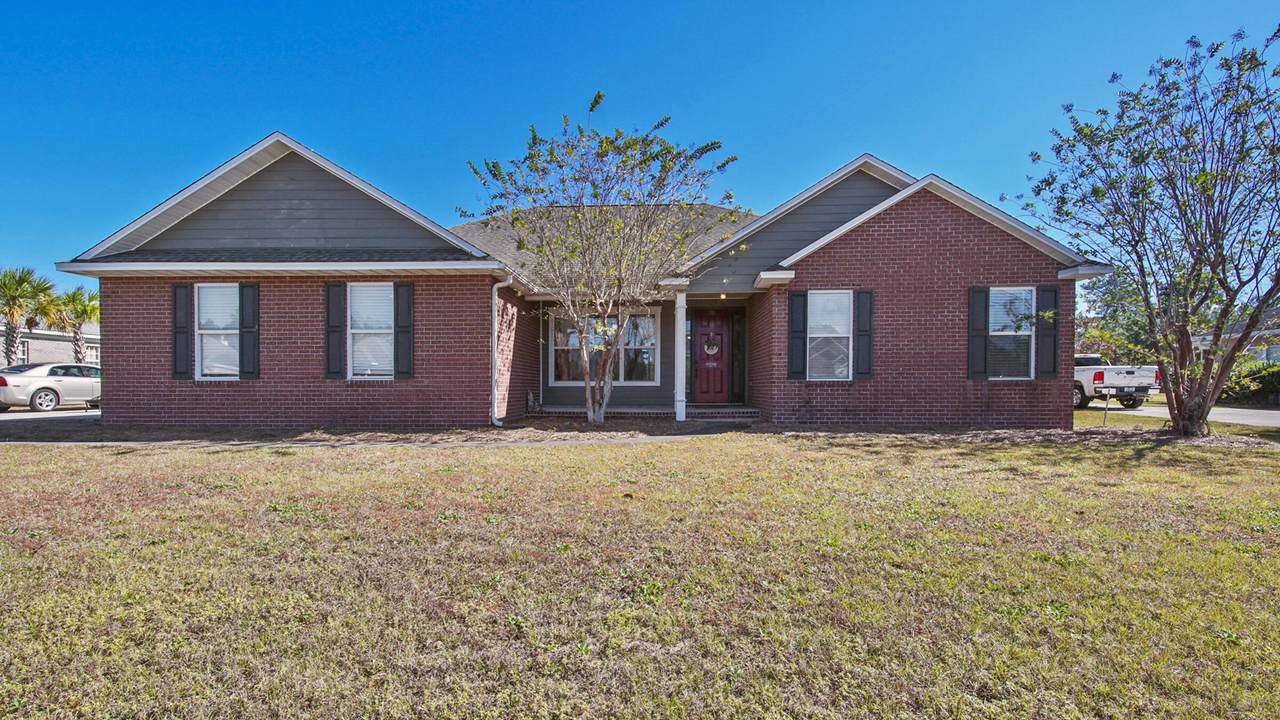 348 Club House Drive - Photo 1