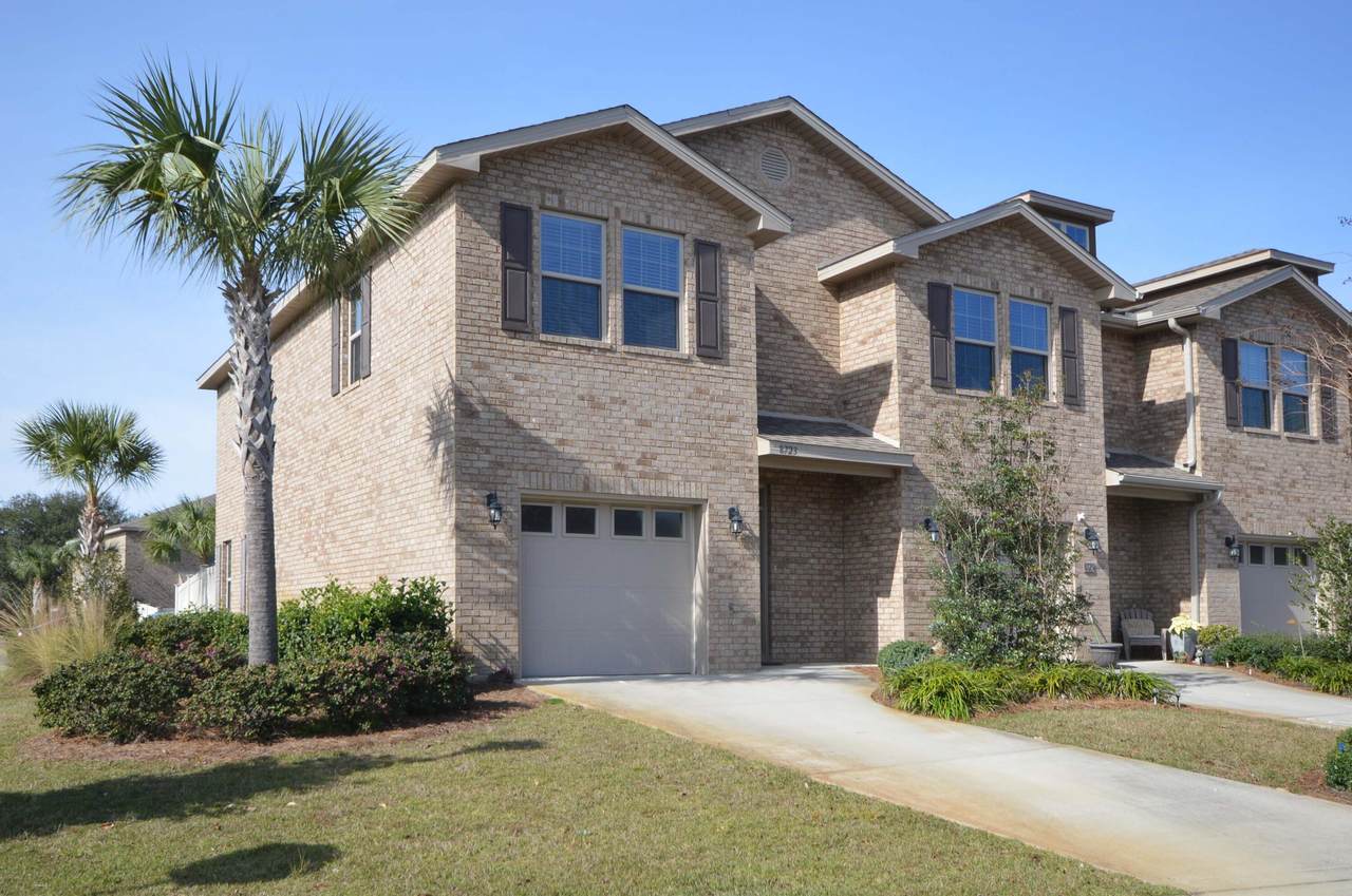 8723 Brown Pelican Circle - Photo 1