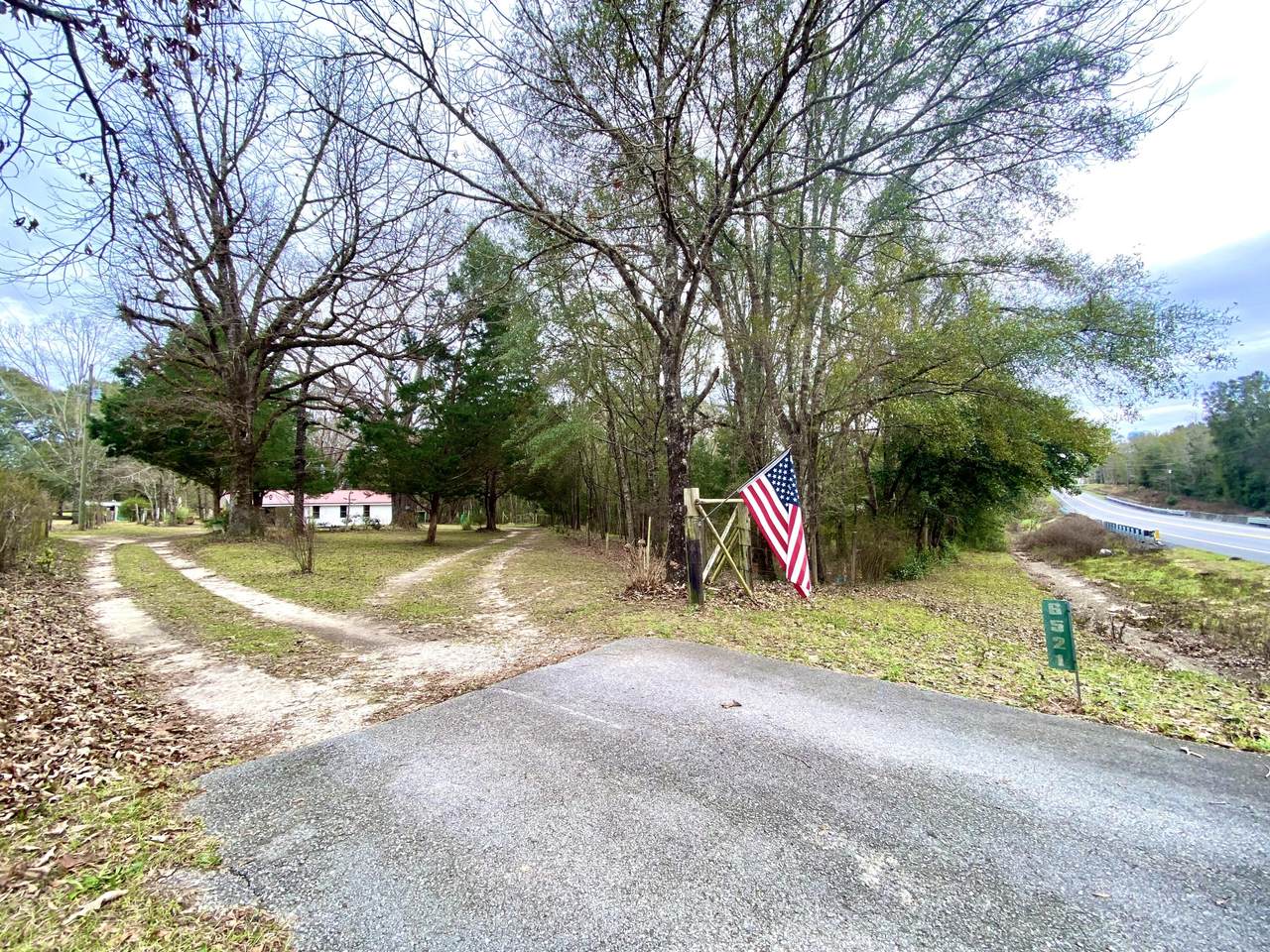 6521 Hwy 189 - Photo 1