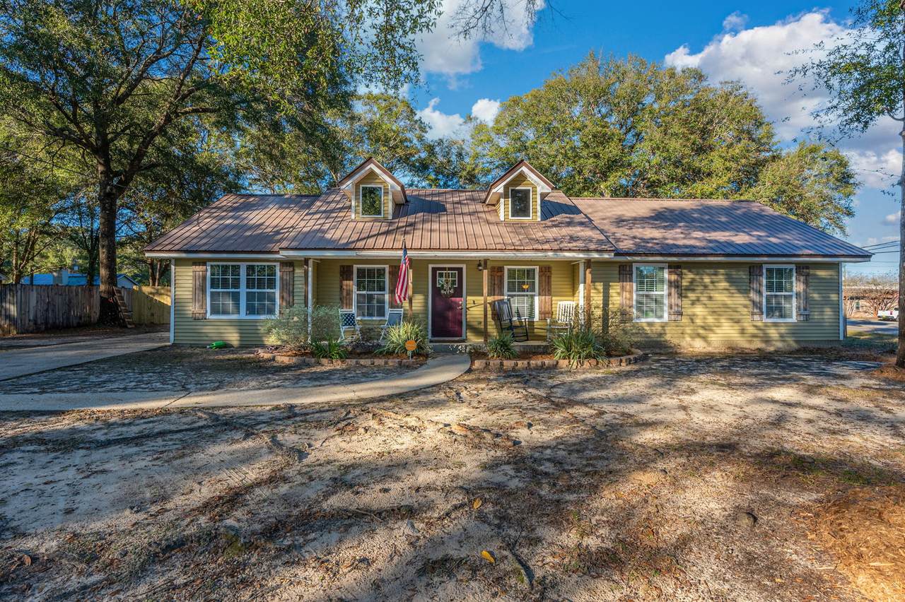 202 Brittany Lane - Photo 1