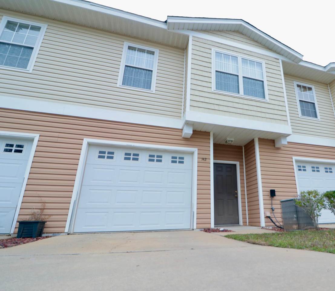 142 Iron Horse Drive - Photo 1