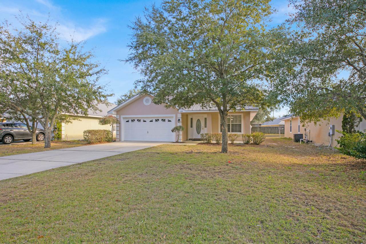 139 Red Bay Court - Photo 1