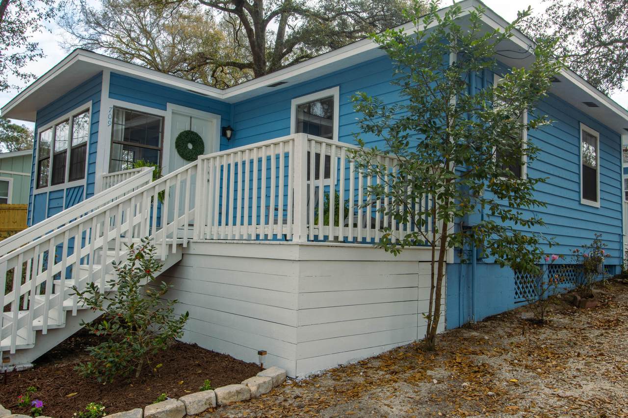 709 Cypress Drive - Photo 1