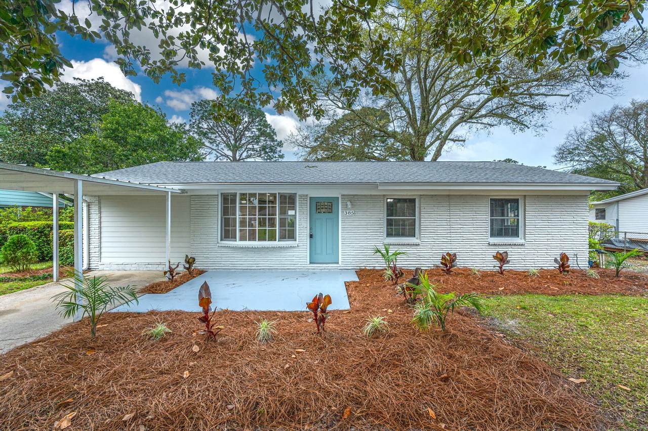 385 Oakland Circle - Photo 1