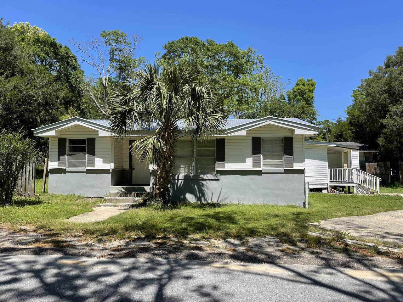 208 Woodward Avenue - Photo 1