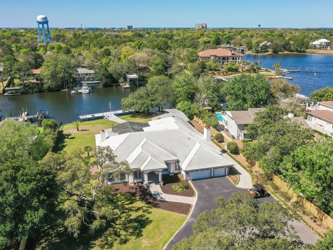 703 Bayou Drive - Photo 1