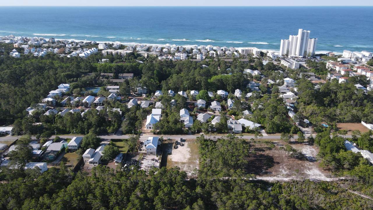 135 Lee Place - Photo 1