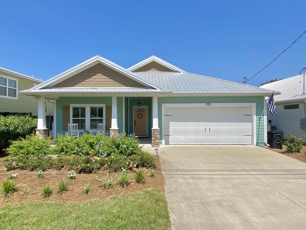 225 Rose Lane - Photo 1