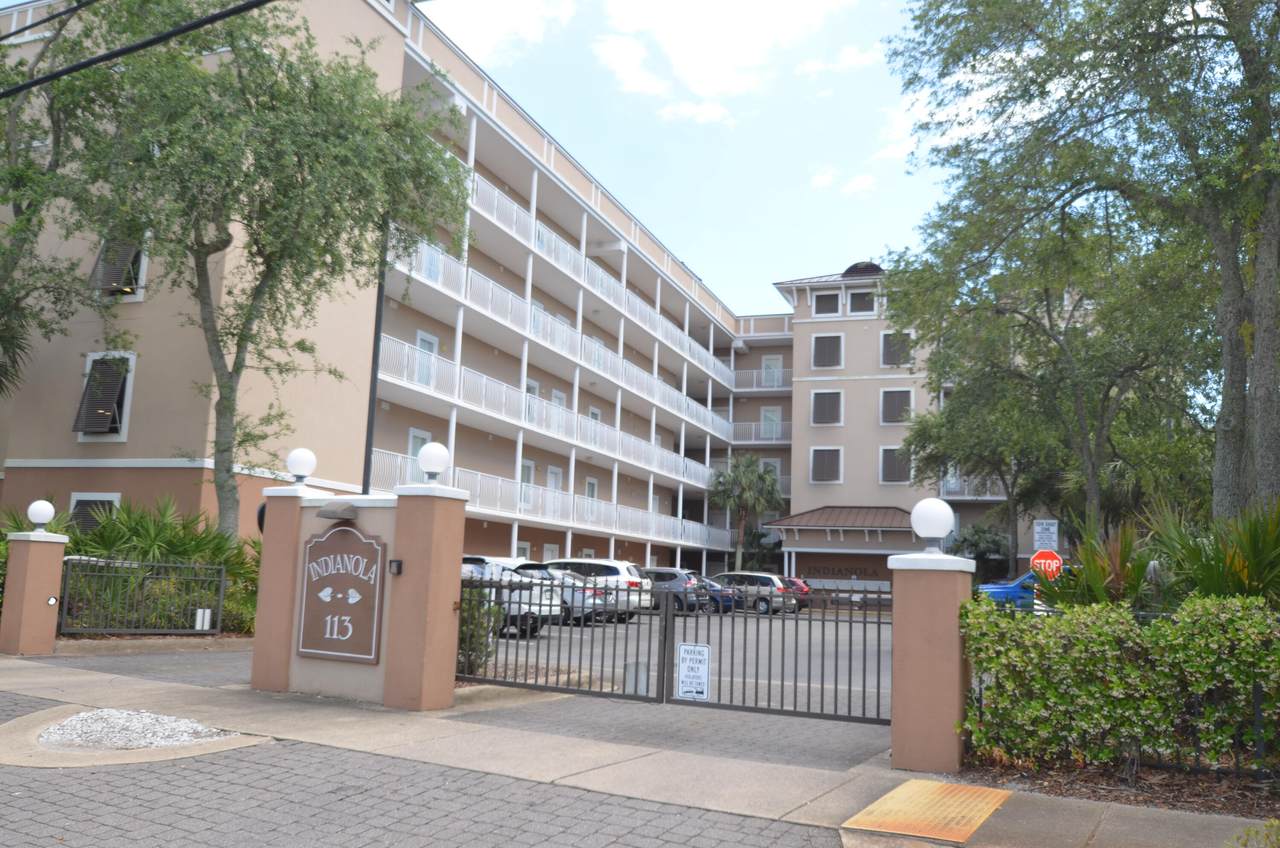 113 Brooks Street - Photo 1