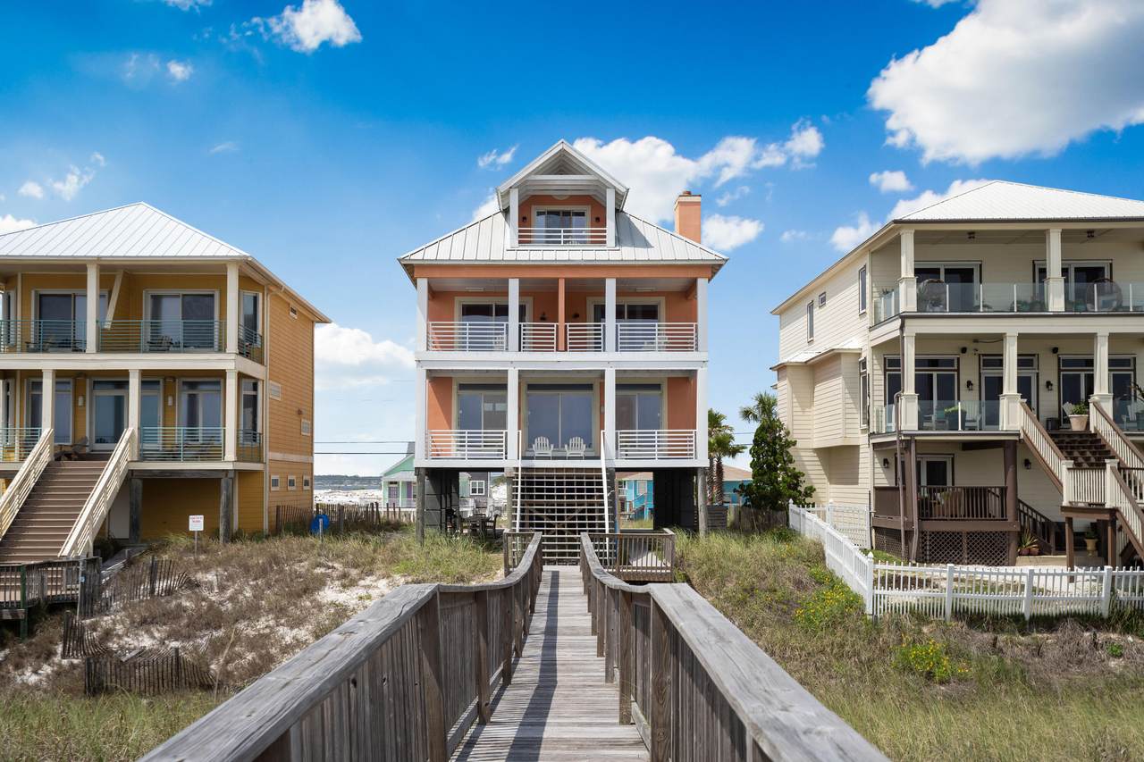 7817 Gulf Boulevard - Photo 1