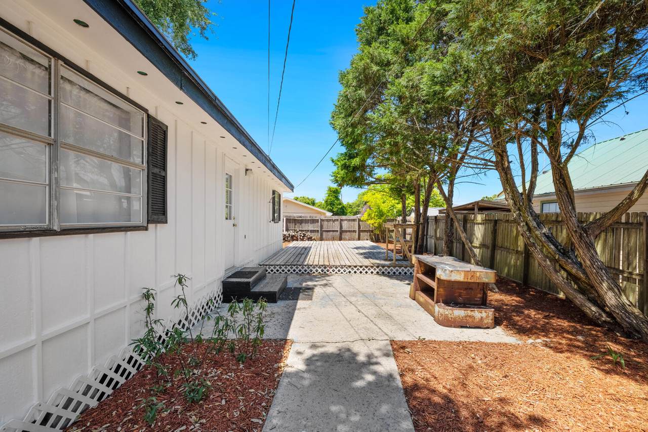 21316 Sunset Avenue - Photo 1