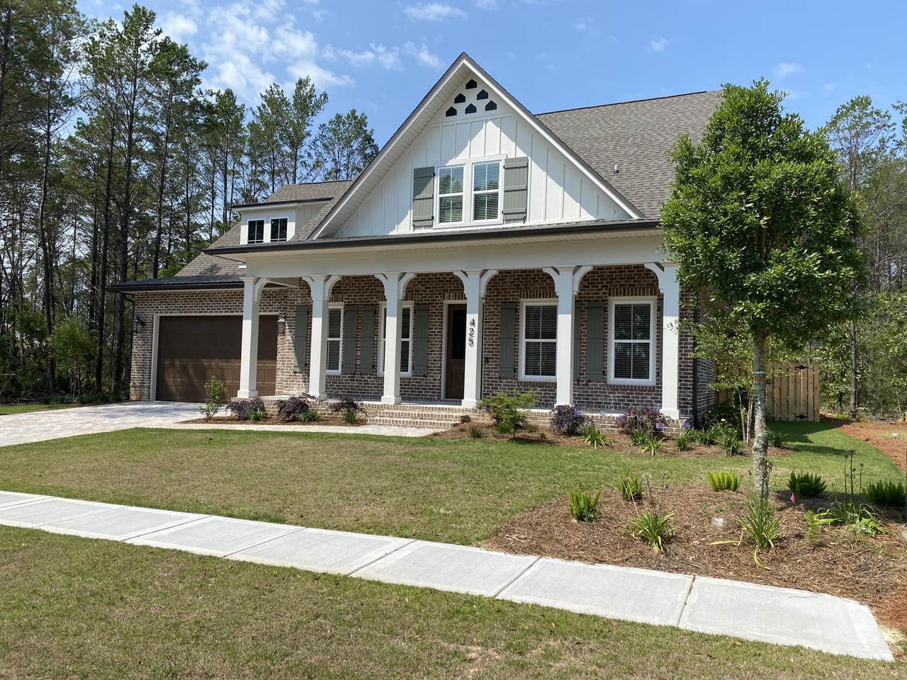 425 Revana Way - Photo 1