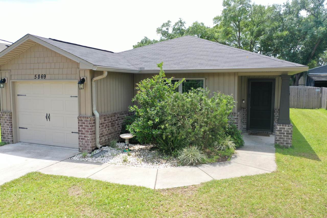 5869 Fairlands Road - Photo 1