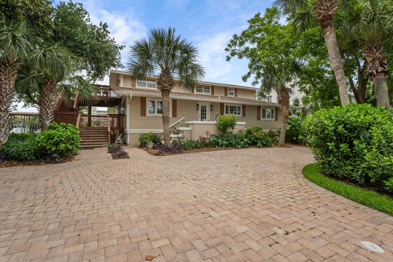 514 Vera Cruz Drive - Photo 1