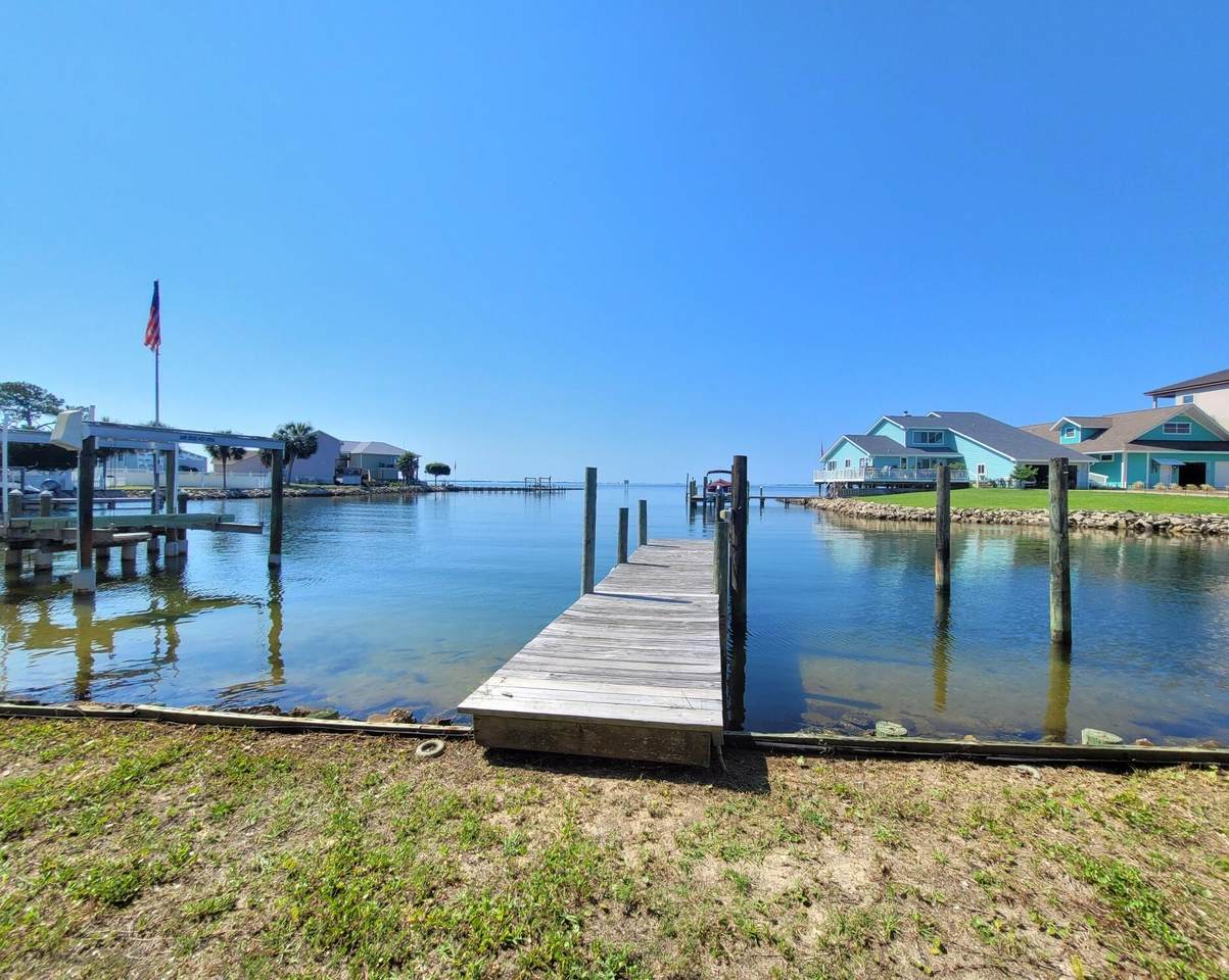 201 Old Ferry Road - Photo 1