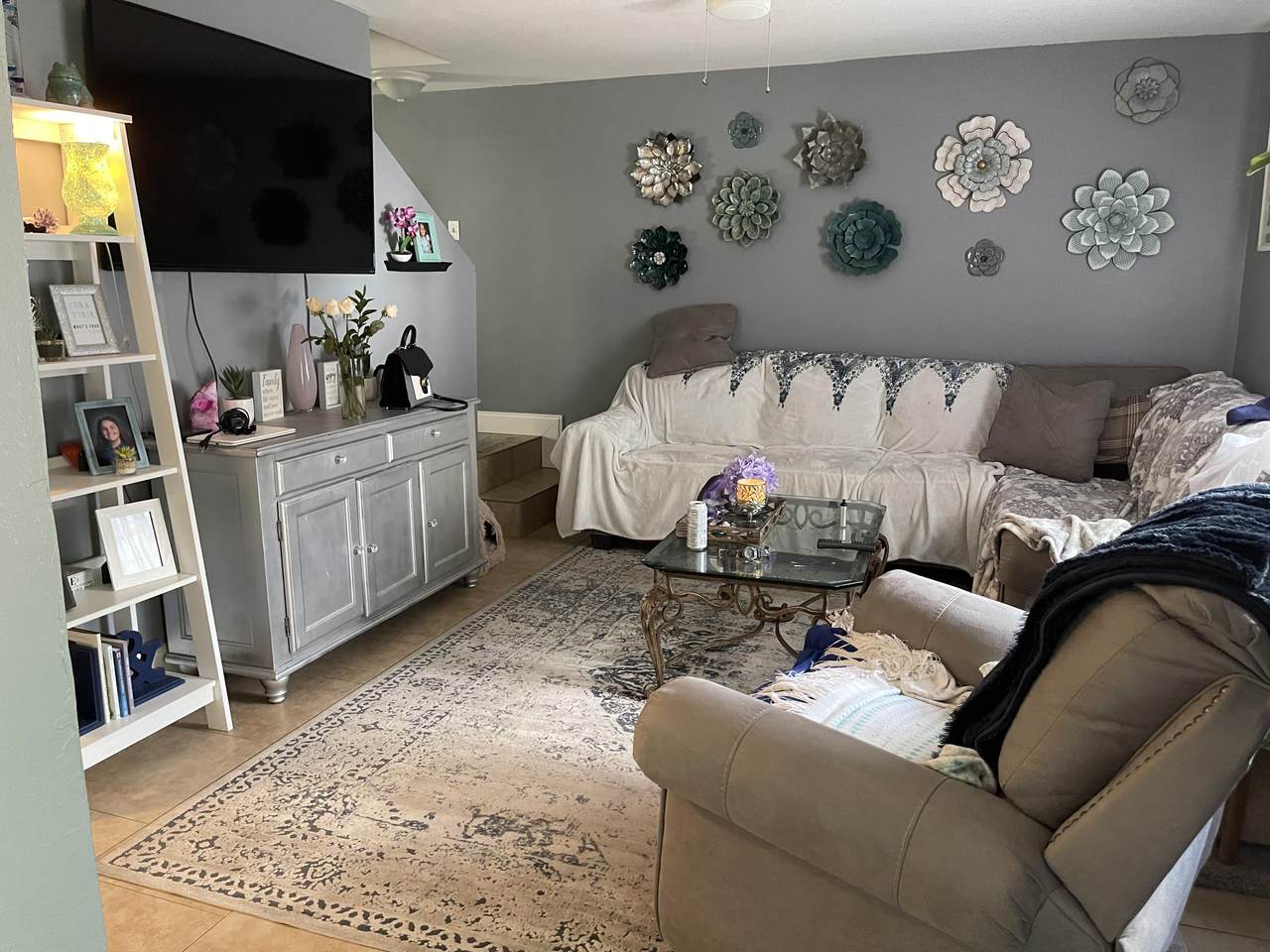 127 Valencia Drive - Photo 1