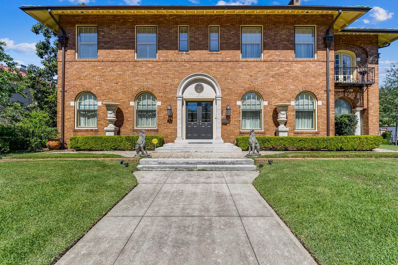 1200 Barcelona Street - Photo 1