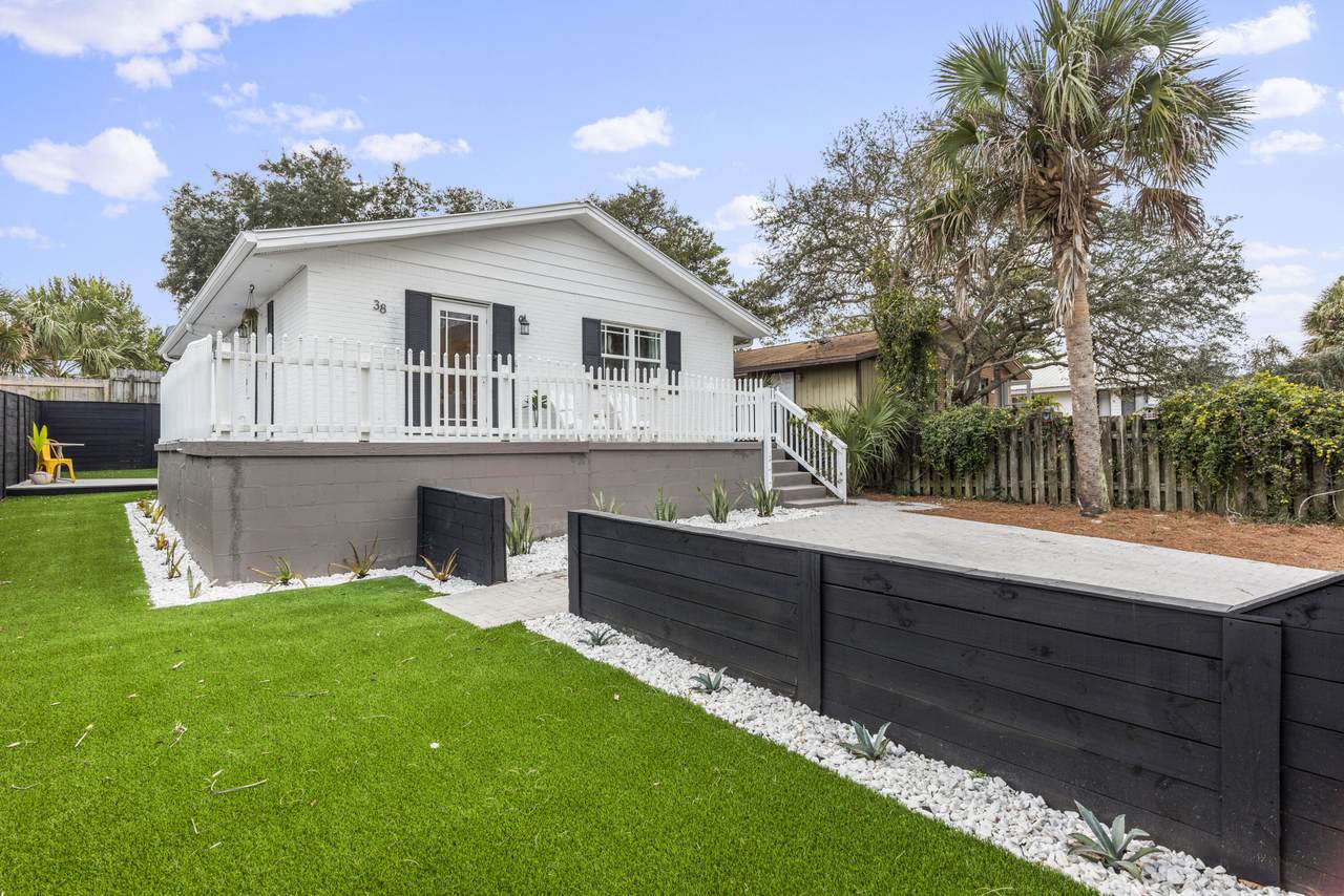 38 Barracuda Street - Photo 1