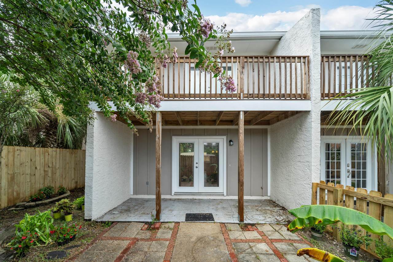 612 Laurel Street - Photo 1
