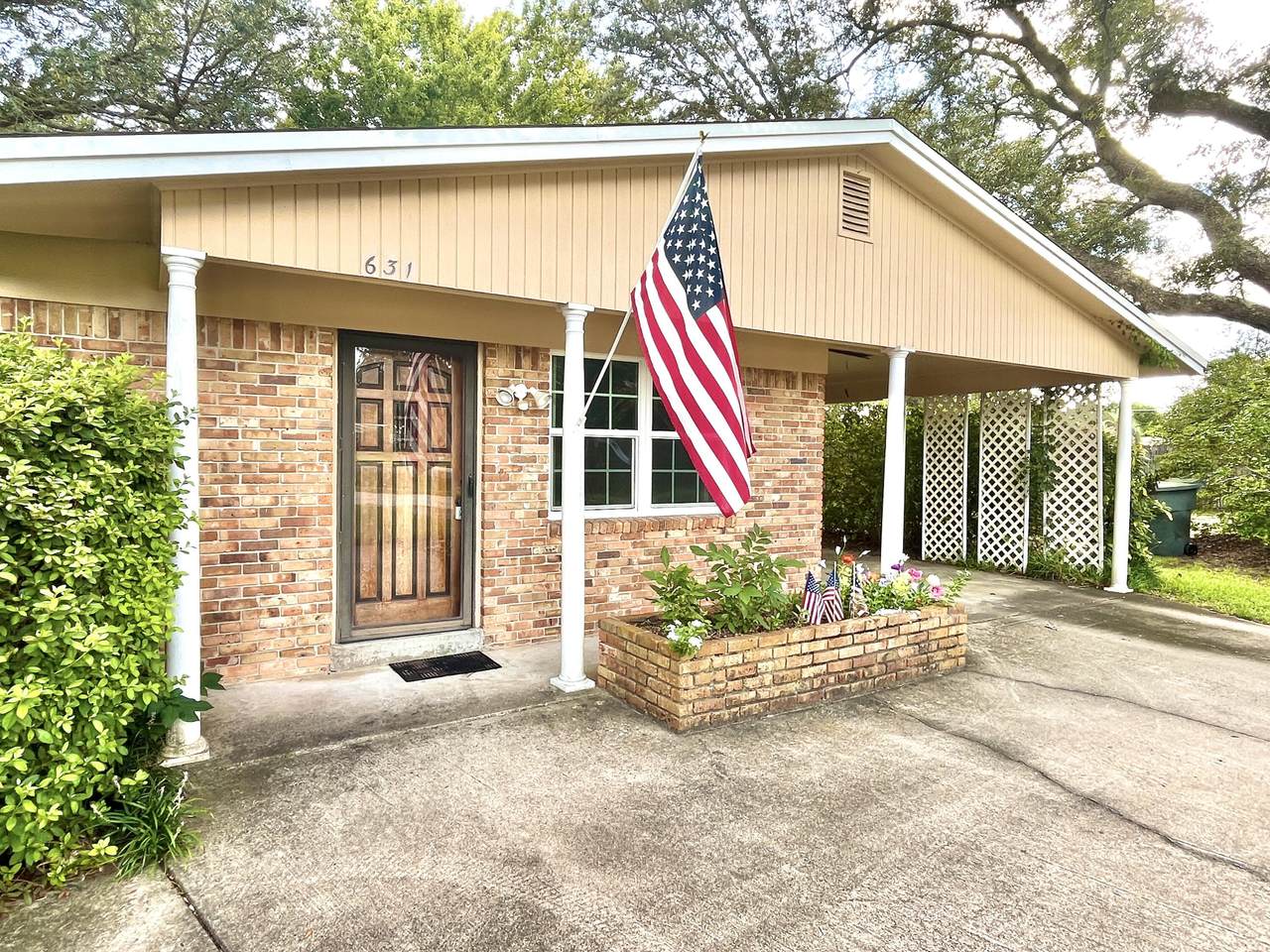 631 Golf Course Drive - Photo 1