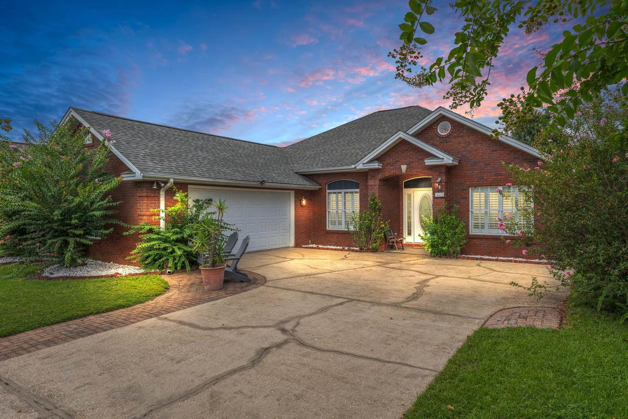 207 Harrison Place - Photo 1
