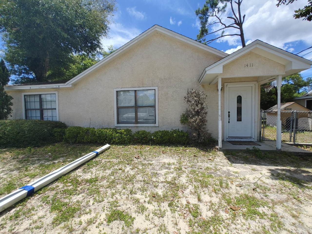 1411 Drake Avenue - Photo 1