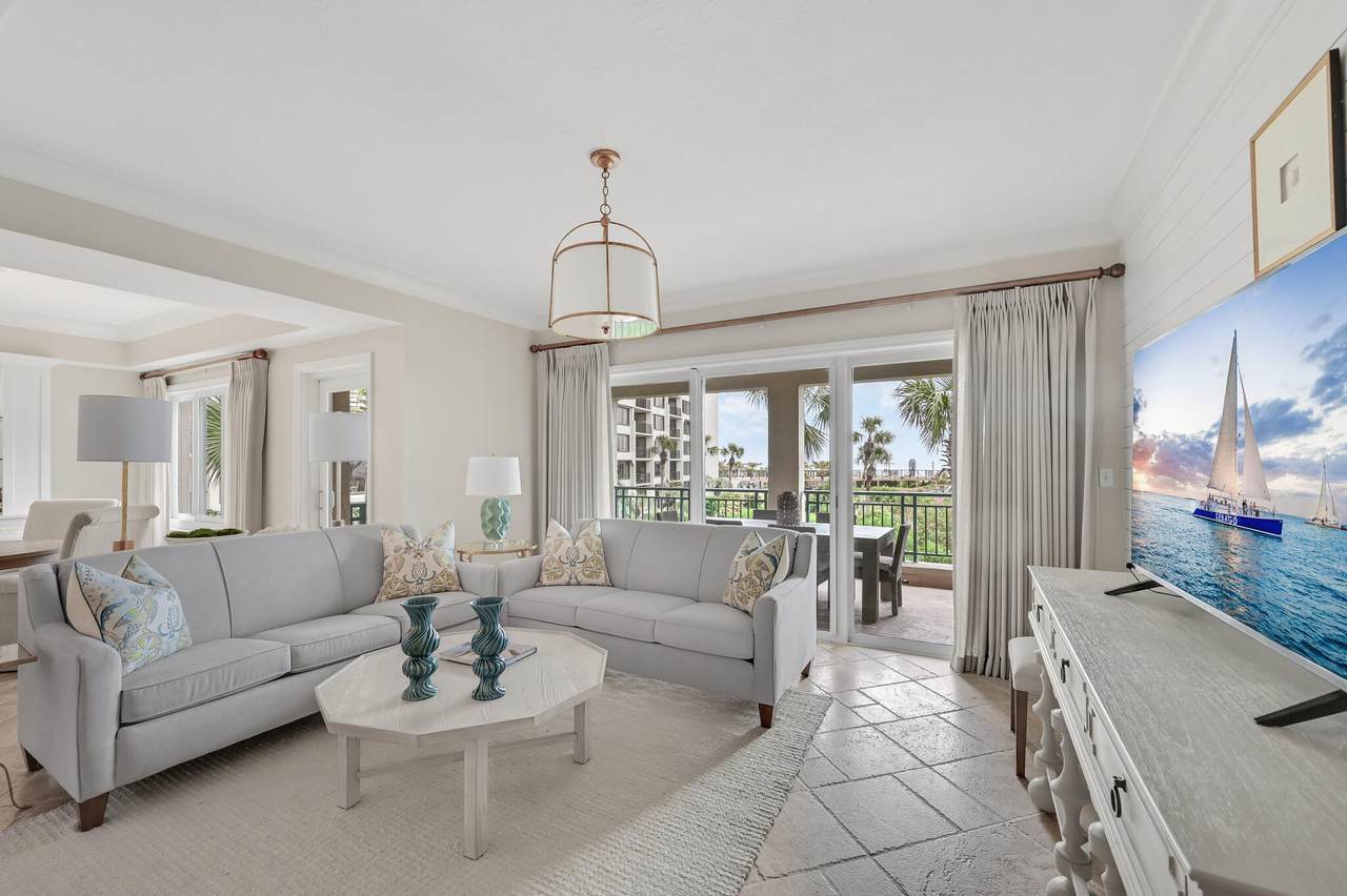 4401 Southwinds Drive - Photo 1