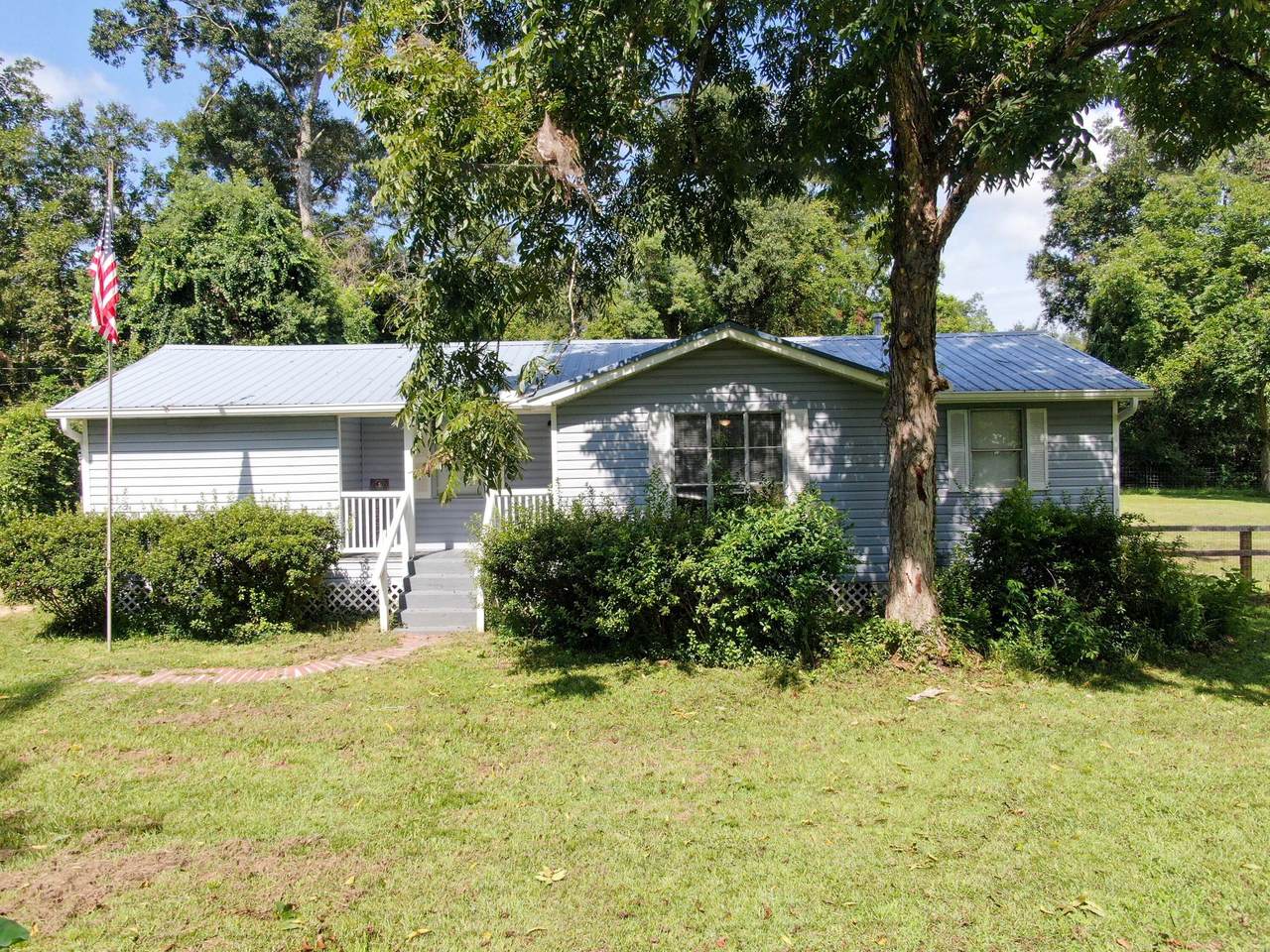 570 7th Street - Photo 1