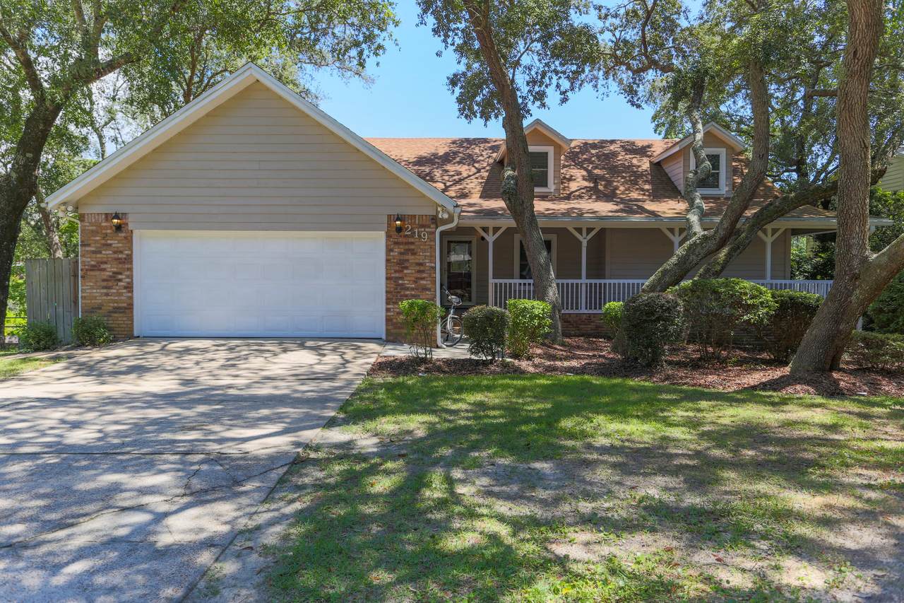 219 Dominica Circle - Photo 1