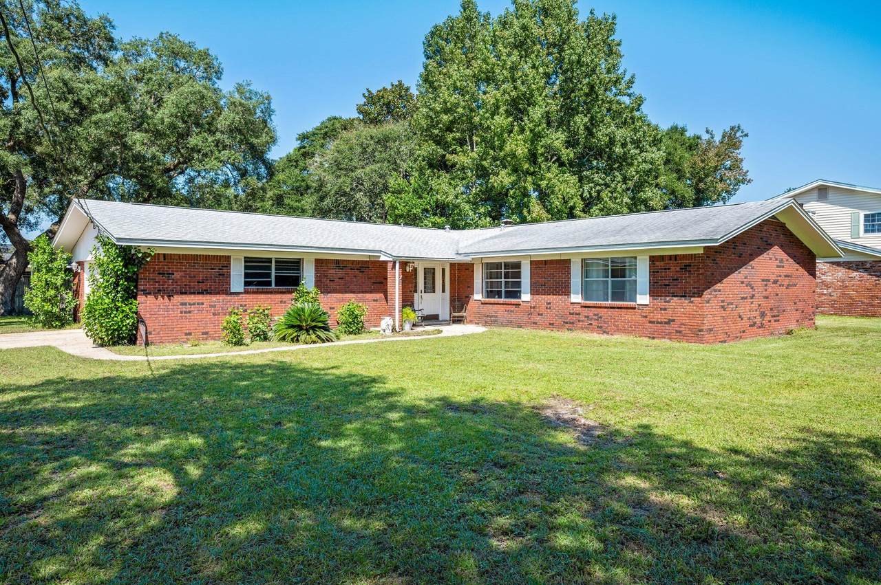665 Golf Course Drive - Photo 1