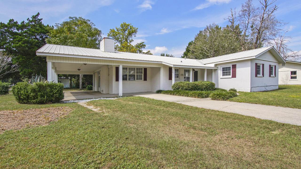 631 Twin Lakes Drive - Photo 1