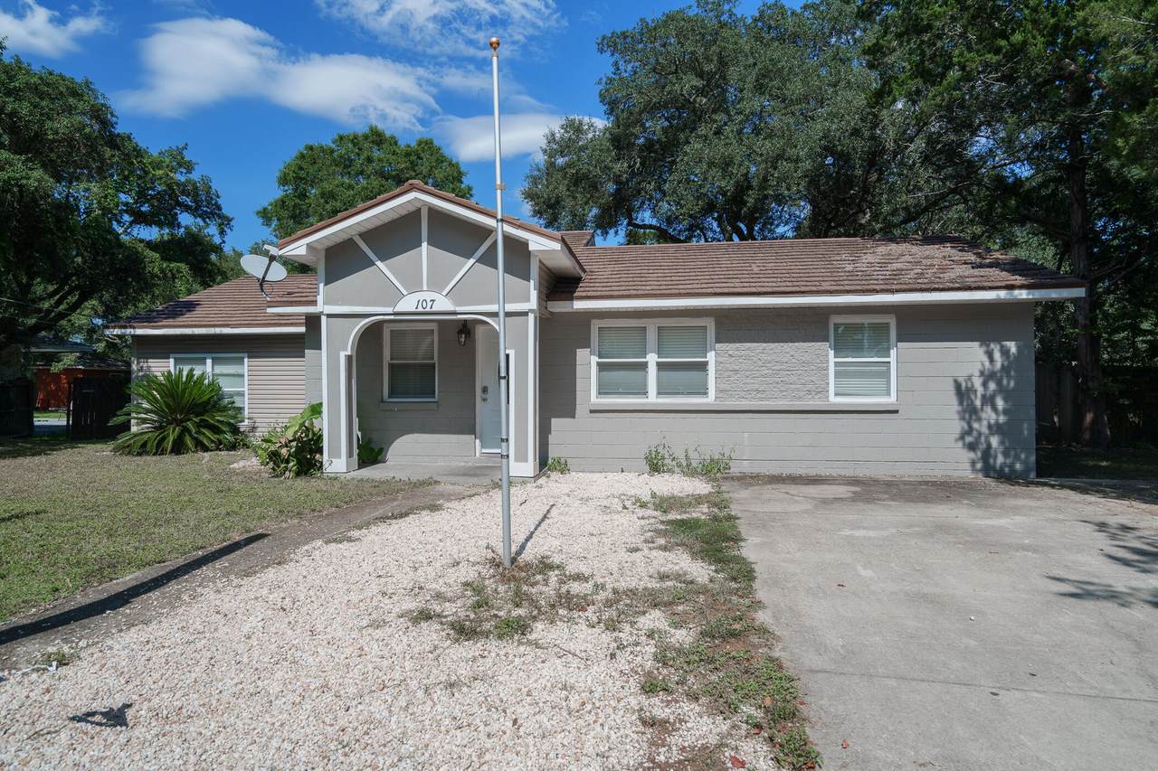 107 Merle Circle - Photo 1