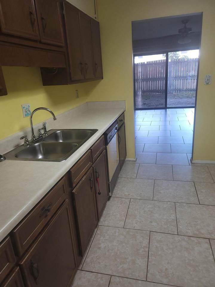 209 Honeytree Lane - Photo 1