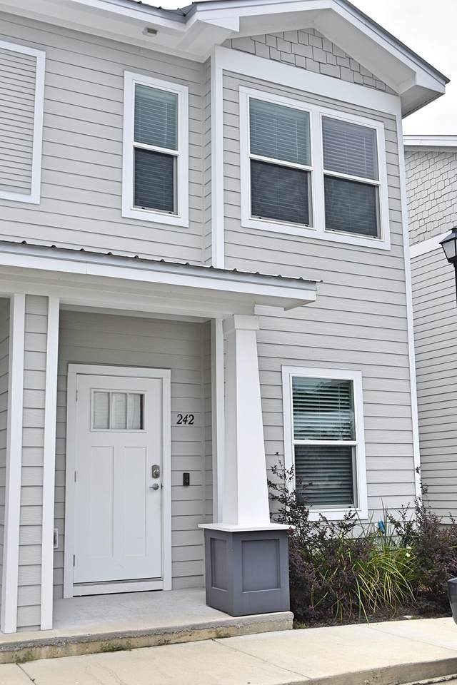 422 Date Palm Lane - Photo 1