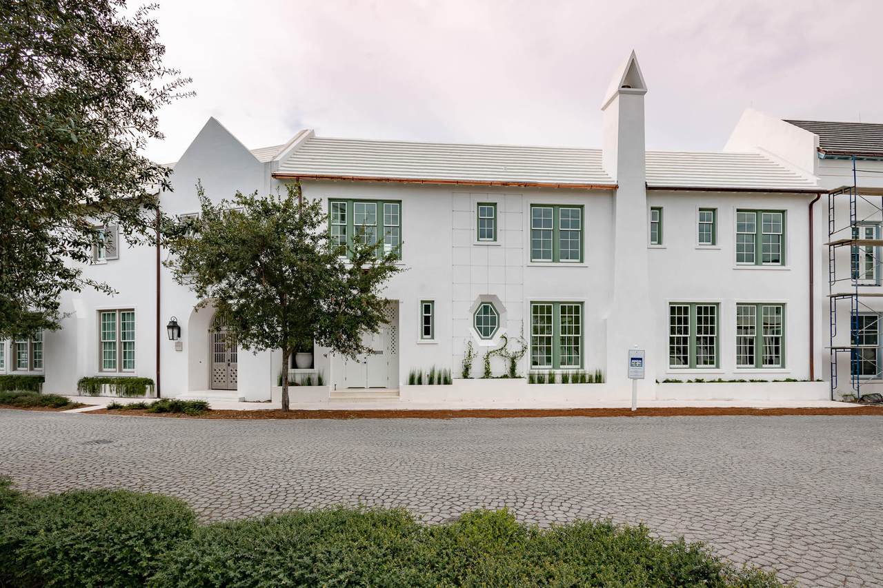 165 Charles Street - Photo 1