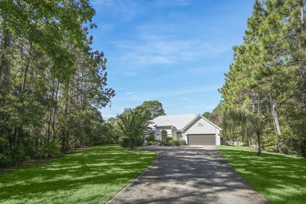 427 Woodland Bayou Drive - Photo 1