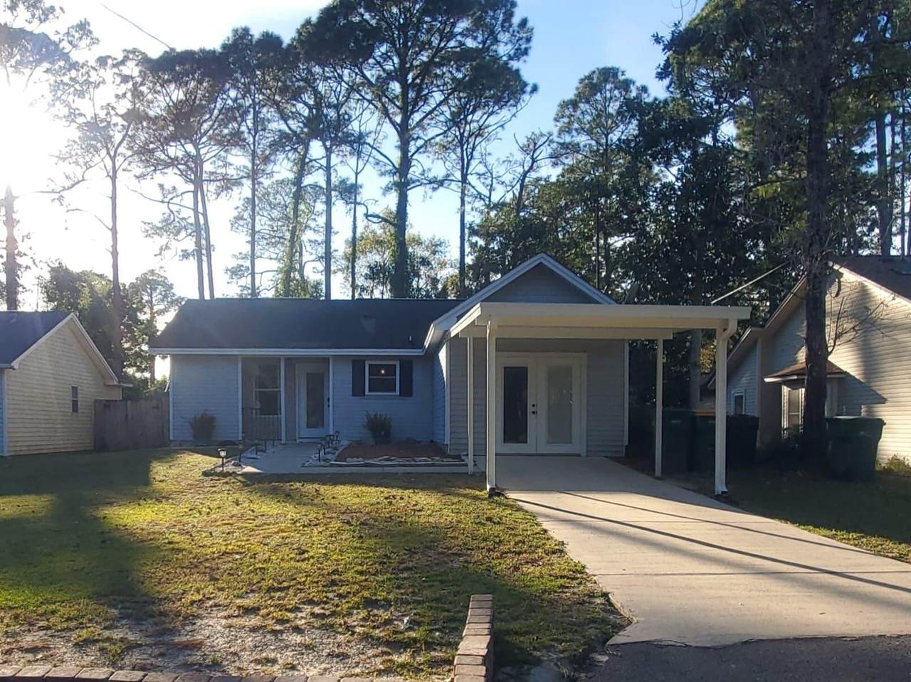 1904 Redwood Avenue - Photo 1