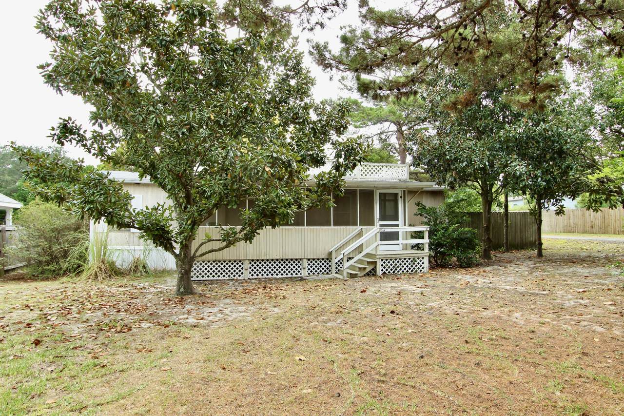 704 Gulf View Drive - Photo 1